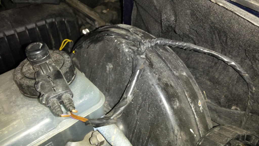 twardy pedał hamulca bmw